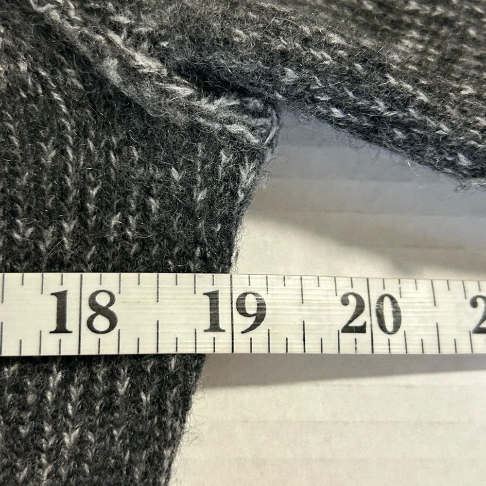 AQUA 100% cashmere heather grey sweater MED